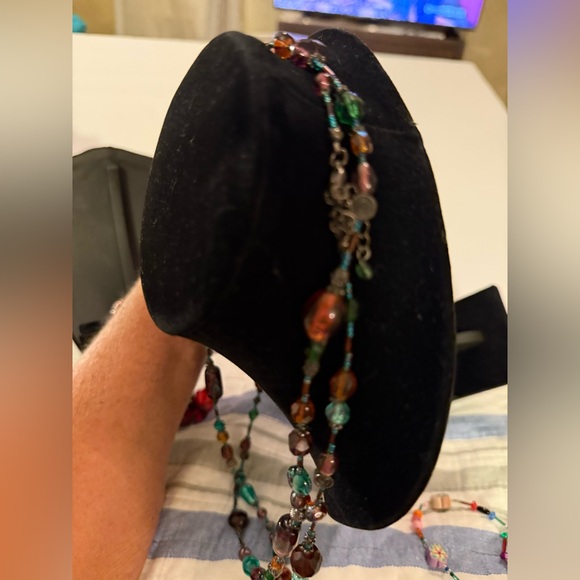 Elegant Multicolor Beaded Necklace - Picture 16 of 16